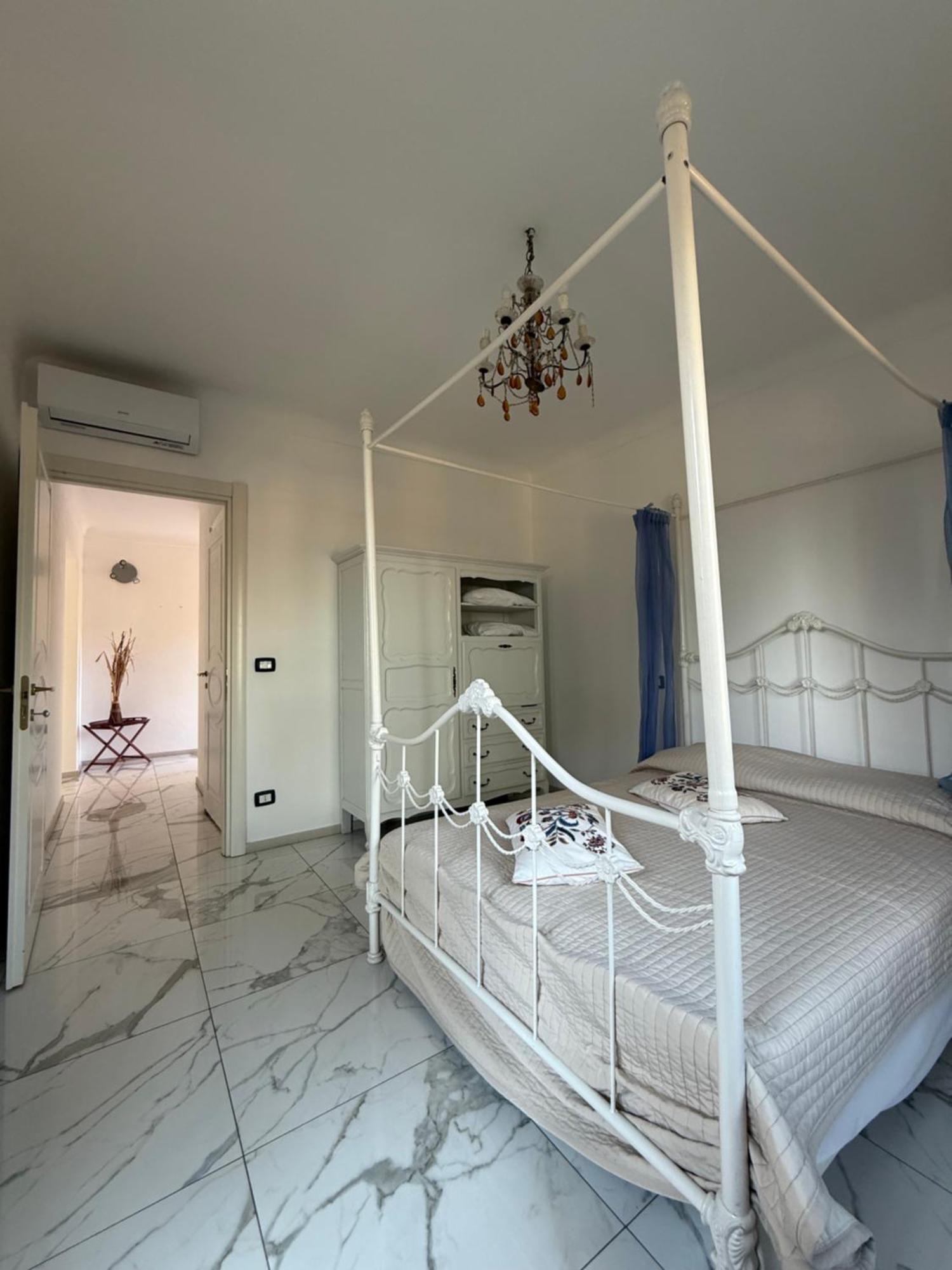 Villa Angelina Front Beach กรีโมด์ ภายนอก รูปภาพ